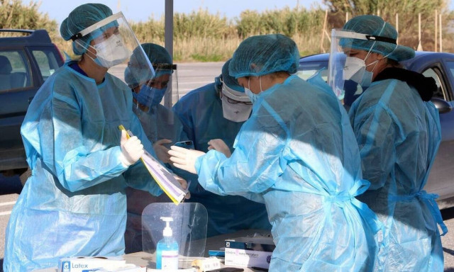 Κορονοϊός - Δημόπουλος: Με 2.000 κρούσματα την ημέρα δεν μπορούμε να μιλάμε για μέτρα χαλάρωσης