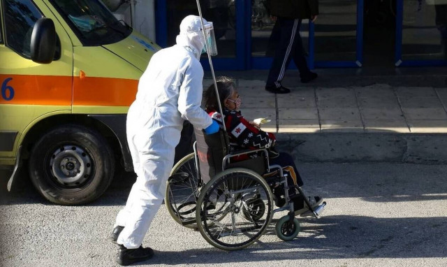 Κορονοϊός: «Διασωληνώνουμε ολόκληρες οικογένειες» - Δραματική έκκληση από Γκάγκα