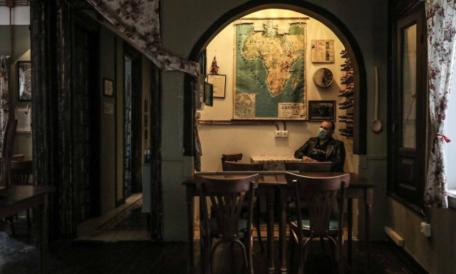 Lockdown: «Κλειδώνουν» οι ημερομηνίες – Πρώτα λιανεμπόριο, μετά σχολεία και στο τέλος εστίαση