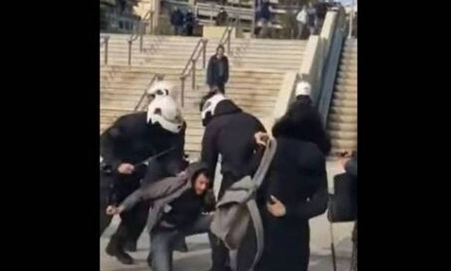 Δικηγόρος κατέθεσε μηνυτήρια αναφορά για τα επεισόδια στη Νέα Σμύρνη