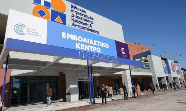 Vaccinations of people 70+ drastically reduce hospital admissions, committee chair says