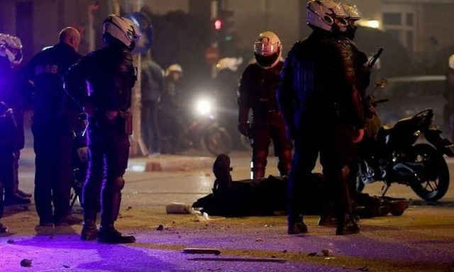 Επεισόδια Νέα Σμύρνη:  ΚΙΝΑΛ - «Καταδικάζουμε απερίφραστα την επίθεση κατά του αστυνομικού»