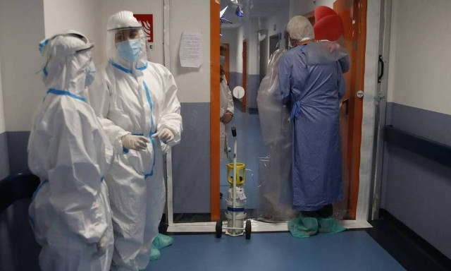 Ιταλία - Κορονοϊός: Αυξήθηκαν οι εισαγωγές στις Μονάδες Εντατικής Θεραπείας και οι θάνατοι	