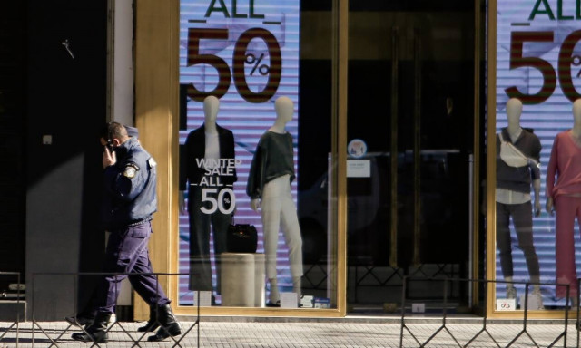 Επιχορήγηση 3.000 ευρώ σε κλειστές επιχειρήσεις λιανεμπορίου: Αυτή είναι η απόφαση