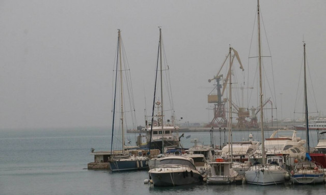 Καιρός τώρα: Με αφρικανική σκόνη η Τρίτη - Σε ποιες περιοχές θα βρέξει