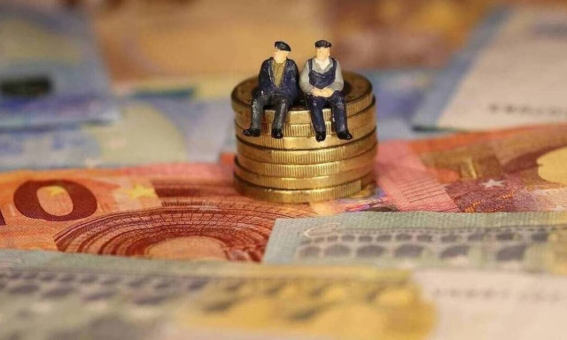 Συντάξεις: Αναδρομικά σε όλους τους συνταξιούχους - Πότε πληρώνονται και πόσα 