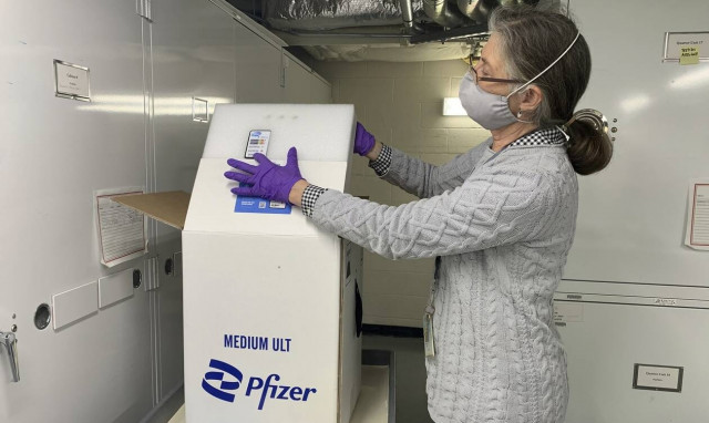 Bloomberg: Pfizer/BioNTech μπορεί να αυξήσουν την παραγωγή σε 3 δισεκατομμύρια δόσεις το 2022