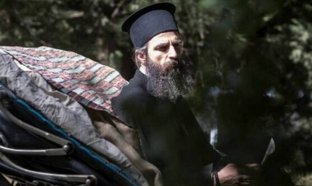 «Ο Άνθρωπος του Θεού» με τον Άρη Σερβετάλη: Δείτε το επίσημο τρέιλερ της ταινίας