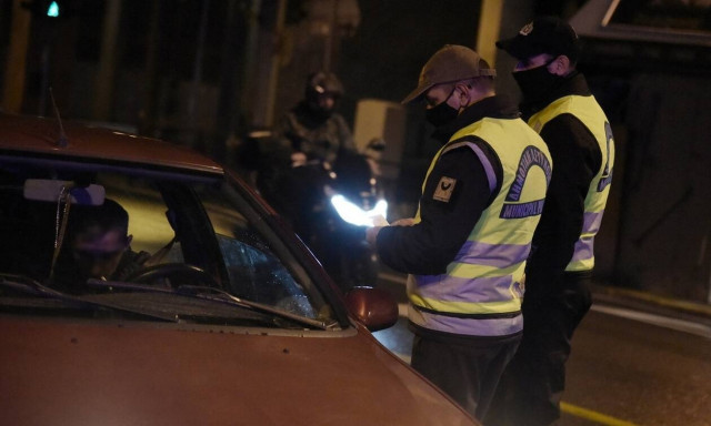 Πέραμα: Δύο συλλήψεις για βία κατά αστυνομικών που πραγματοποιούσαν ελέγχους