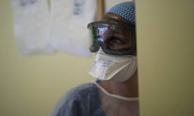 Κρούσματα σήμερα: «Ασφυκτιά» η Αττική με 1.322 νέες μολύνσεις - Ποιες περιοχές ακολουθούν