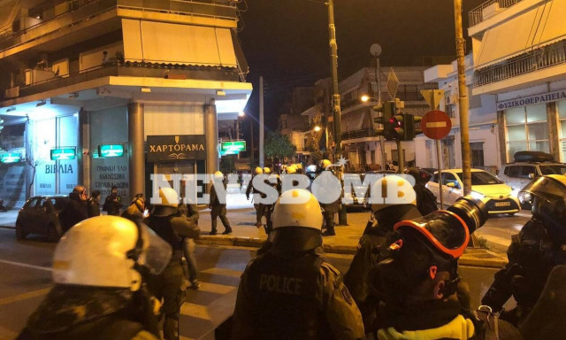 Επεισόδια στη Νίκαια: Φόβοι για επανάληψη της Νέας Σμύρνης – Σε εξέλιξη επιχείρηση της ΕΛ.ΑΣ.