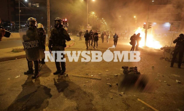 Νέα Σμύρνη: Τα δυόμιση λεπτά του τρόμου για τον αστυνομικό - Του έλεγαν «θα πεθάνεις…» (vid)