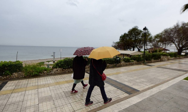Καιρός: Διήμερο κακοκαιρίας με βροχές και πτώση της θερμοκρασίας – Τι θα συμβεί την Καθαρά Δευτέρα