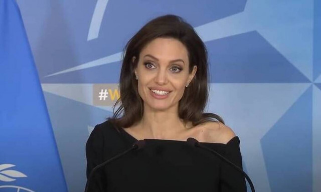 Top10: Δέκα απίθανα πράγματα που δεν γνωρίζαμε για την Angelina Jolie