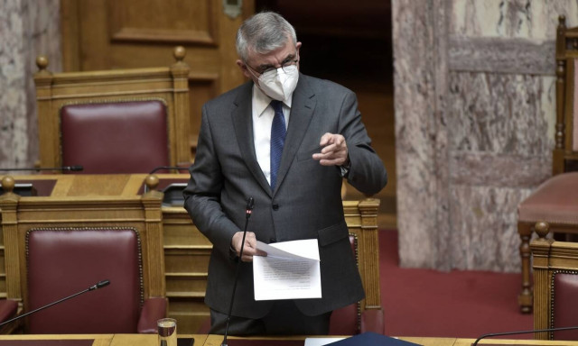 Αλλάζει το ασφαλιστικό σύστημα: Στη Βουλή ο «ατομικός κουμπαράς» - Πότε τίθεται σε ισχύ