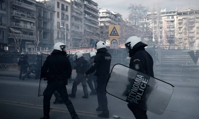 Θεσσαλονίκη: Τι αναφέρει η ΕΛ.ΑΣ. για τα εκτεταμένα επεισόδια – Συνελήφθη 30χρονος