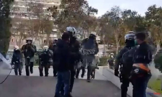 Θεσσαλονίκη: Ένταση στο ΑΠΘ κατά την επιχείρηση εκκένωσης (vid)