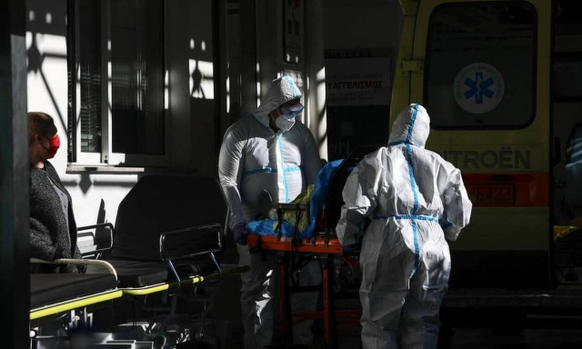 Κορονοϊός - Τζανάκης: Βρισκόμαστε στα πρόθυρα κορύφωσης του κύματος - Πότε θα έρθει η αποκλιμάκωση;