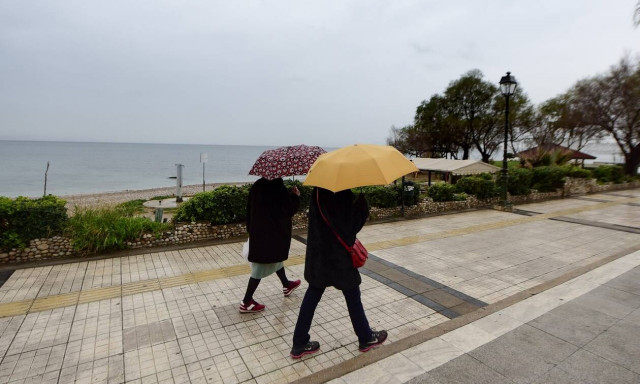 Καιρός: Βροχές, καταιγίδες και πτώση της θερμοκρασίας - Πώς θα κάνουμε Καθαρά Δευτέρα