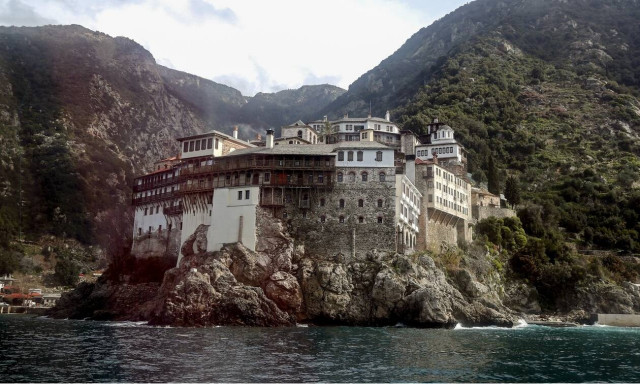 Lockdown στο Άγιον Όρος: Κλείνουν τις πύλες τα Μοναστήρια μέχρι 31 Μαρτίου