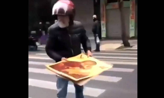 Το ξέσκισμα της εικόνας της Παναγίας και τα δύο λεπτά του μίσους 