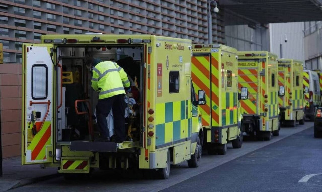 Βρετανία - Κορονοϊός: 4.618 νέα κρούσματα - 52 θάνατοι	