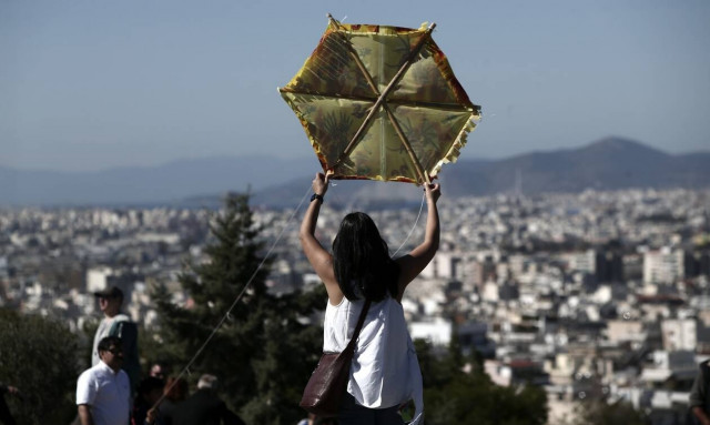 Καιρός - Καθαρά Δευτέρα: Με δυσκολία το πέταγμα του χαρταετού - Πού αναμένονται βροχές, καταιγίδες