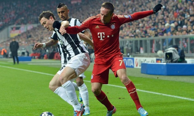 Αλλαγή καριέρας! Από διεθνής ποδοσφαιριστής έγινε... ρολογάς (photos)