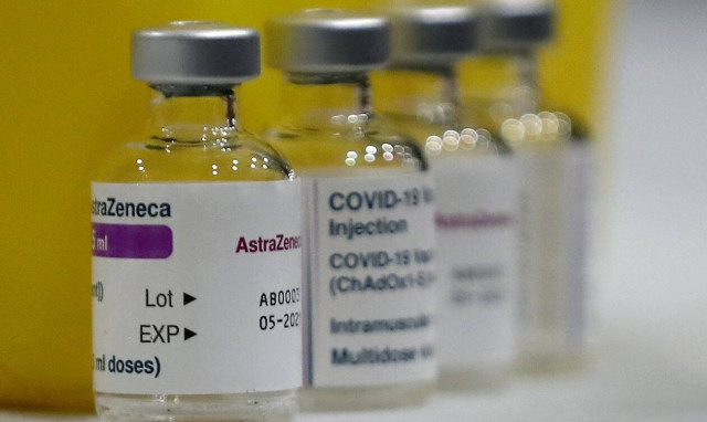 Εμβόλιο της AstraZeneca: Ποιοί και γιατί σταμάτησαν τη χρήση του - Τι λένε οι ειδικοί στην Ελλάδα
