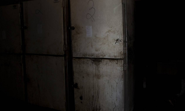 Θρίλερ με τον θάνατο 15χρονου που μπήκε σε καταψύκτη για να δροσιστεί