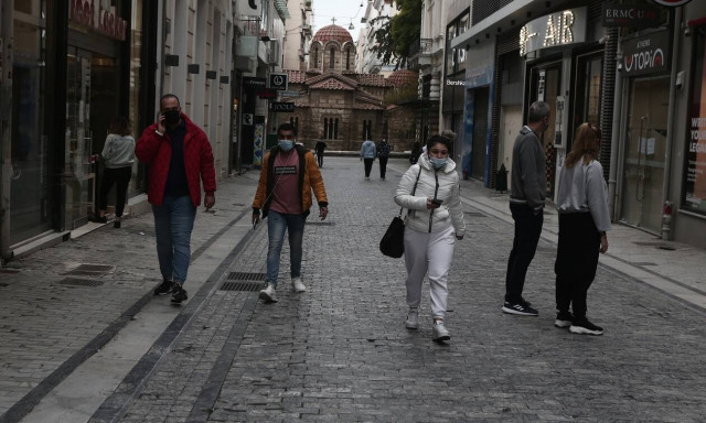 Lockdown: Λίγες μέρες έμειναν - Πότε «ξεκλειδώνουν» λιανεμπόριο, εστίαση και σχολεία