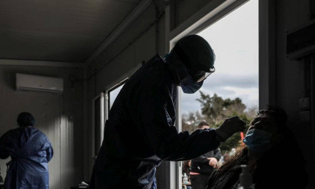 Κρούσματα σήμερα: Κρίσιμη εβδομάδα, αγωνία για τα επιδημιολογικά δεδομένα