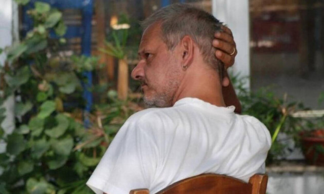 Πέθανε ο art director Δημήτρης Φωτόπουλος