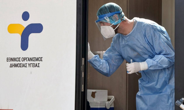 Ρεπορτάζ Newsbomb.gr: Αναβάλλεται η αυριανή συνεδρίαση της Επιτροπής των λοιμωξιολόγων