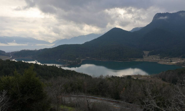 Καιρός τώρα: Με νεφώσεις, βροχές και χιόνια η Τρίτη - Σε πτώση η θερμοκρασία (pics)