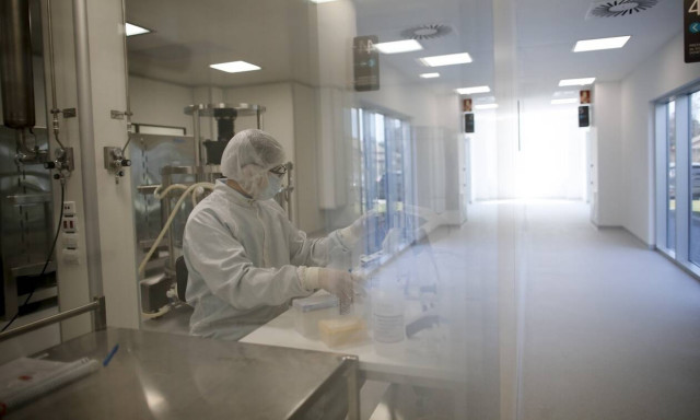 AstraZeneca: Μια Σουηδέζα πέθανε μετά τη χορήγηση του εμβολίου- Στον πάγο η συνέχεια των εμβολιασμών