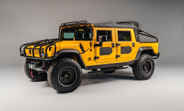 Αυτό το σπέσιαλ Hummer κοστίζει όσο μια καινούργια Ferrari!