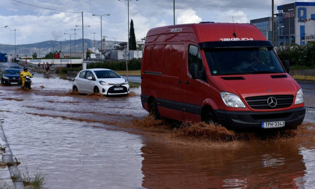 Έκτακτο δελτίο επιδείνωσης καιρού: Έρχονται βροχές, καταιγίδες και πυκνές χιονοπτώσεις
