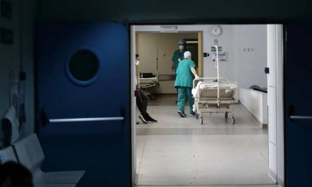 Κορονοϊός: ΠΟΕΔΗΝ – Δεκάδες οι διασωληνωμένοι με covid-19 εκτός ΜΕΘ