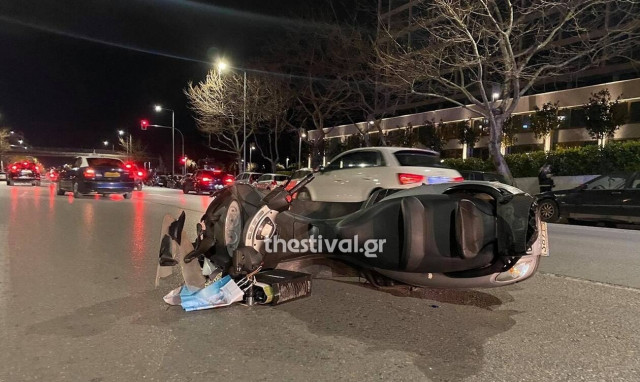 Θεσσαλονίκη: Ι.Χ. χτύπησε μηχανή και εγκατέλειψε τον τραυματισμένο οδηγό (vid)