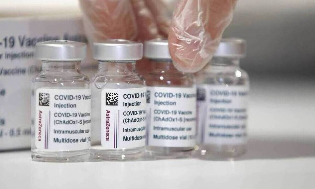 Κορονοϊός - Εμβόλιο AstraZeneca: Επιστήμονες βρήκαν πού οφείλονται οι σπάνιες εγκεφαλικές θρομβώσεις