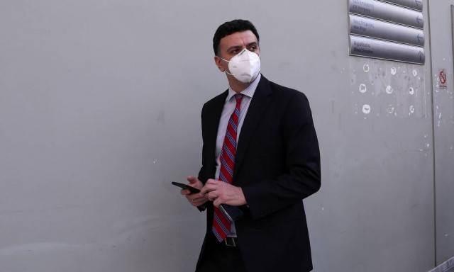 Μήνυμα Κικίλια με βολές κατά ιατρών:  Δεν μπορώ να φανταστώ συνάδελφο, που να μην θέλει να βοηθήσει