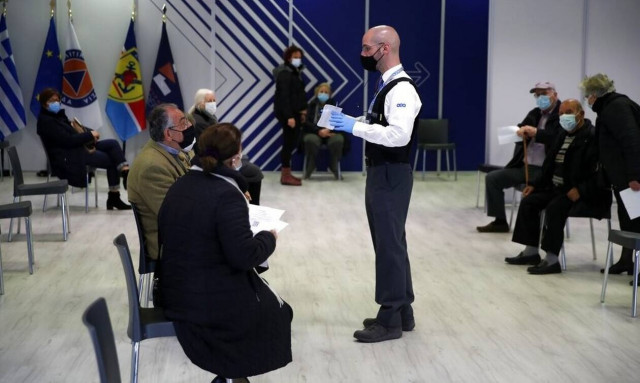 Κρούσματα σήμερα: Υψηλά νούμερα στην Αττική με 1.237 μολύνσεις - Η διασπορά σε όλη τη χώρα