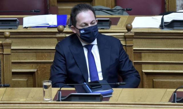 Πέτσας: Αν χρειαστεί θα επιστρατεύσουμε ιδιώτες γιατρούς - Εξαδάκτυλος: Εξαντλήστε τις «δεξαμενές»  