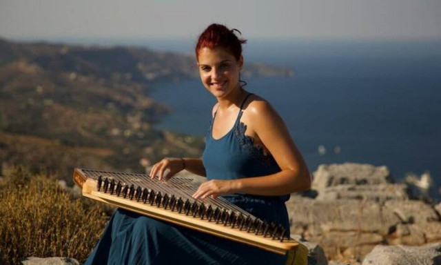 Η Κρητικοπούλα που θα σε «ταξιδέψει»! 