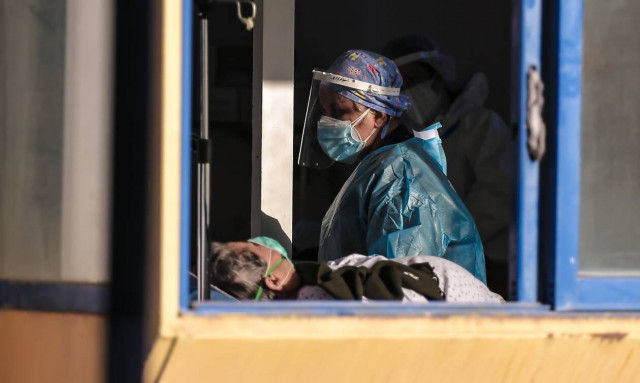 Κρούσματα σήμερα: 1.514 νέα ανακοίνωσε ο ΕΟΔΥ - 41 θάνατοι σε 24 ώρες, 674 οι διασωληνωμένοι