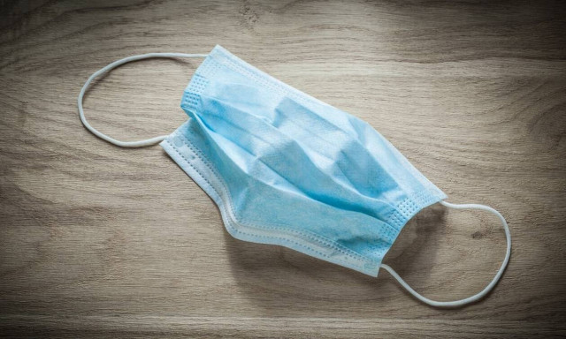 Κορονοϊός: Νέες οδηγίες για τη χρήση μάσκας - Πώς και ποιες πρέπει να φοράμε