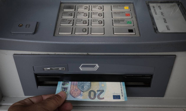 Αυξήσεις και αναδρομικά για 600.000 συνταξιούχους: Οι πληρωμές και τα ποσά