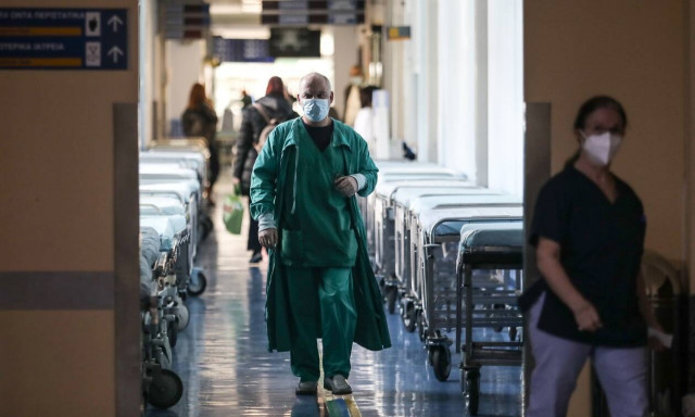 «Ημίμετρο η επίταξη των ιδιωτών γιατρών» - Τι αναφέρουν οι εκπρόσωποι των κομμάτων στο Newsbomb.gr