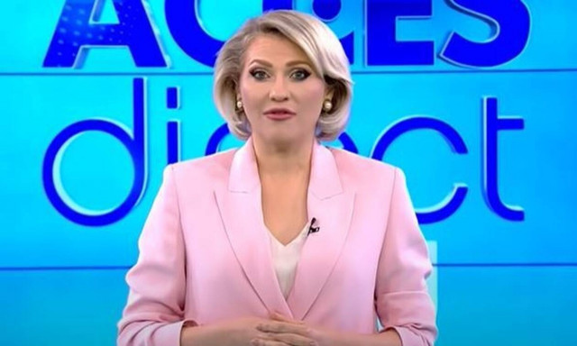 Ρουμανία: «Εισβολή» γυμνής γυναίκας σε τηλεοπτική εκπομπή – Πέταξε πέτρα στην παρουσιάστρια